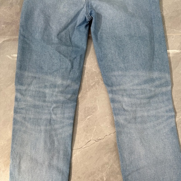 Women’s American Eagle Distressed Ripped Mom Straight Jean Size 0 - Picture 10 of 16